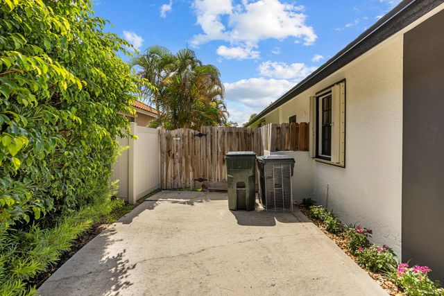 14814 Paddock Drive, Wellington, FL 33414