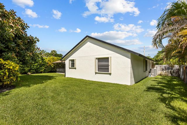 14814 Paddock Drive, Wellington, FL 33414