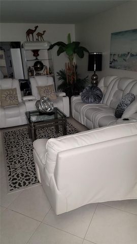 6574 Burning Wood Drive 101, Boca Raton, FL 33433