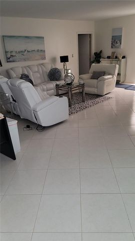 6574 Burning Wood Drive 101, Boca Raton, FL 33433