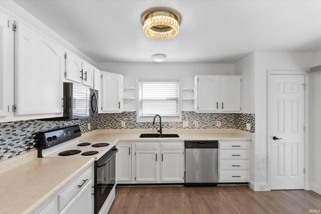 8809 Eventer Trail, Fort Wayne, IN 46825