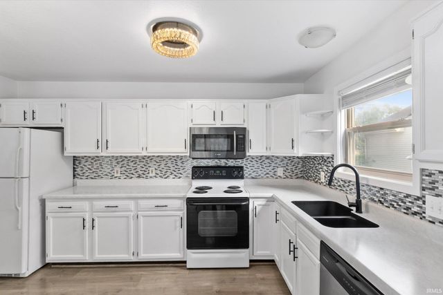 8809 Eventer Trail, Fort Wayne, IN 46825