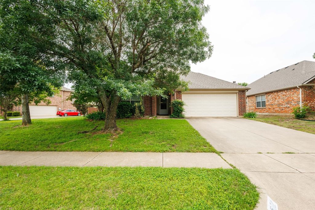 502 Reindeer Drive, Midlothian, TX 76065