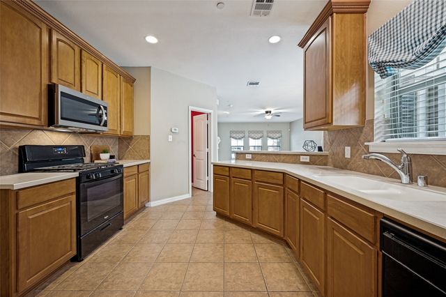 8925 Trolley Trail, Mckinney, TX 75070