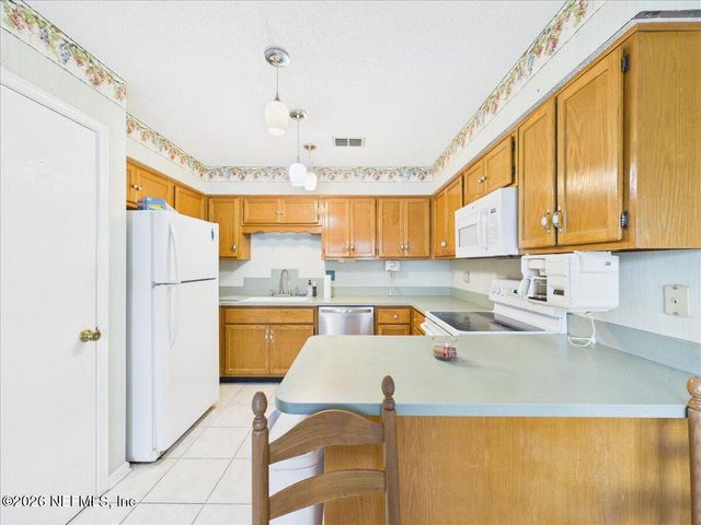 1974 W SWALLOW Run, Orange Park, FL 32073