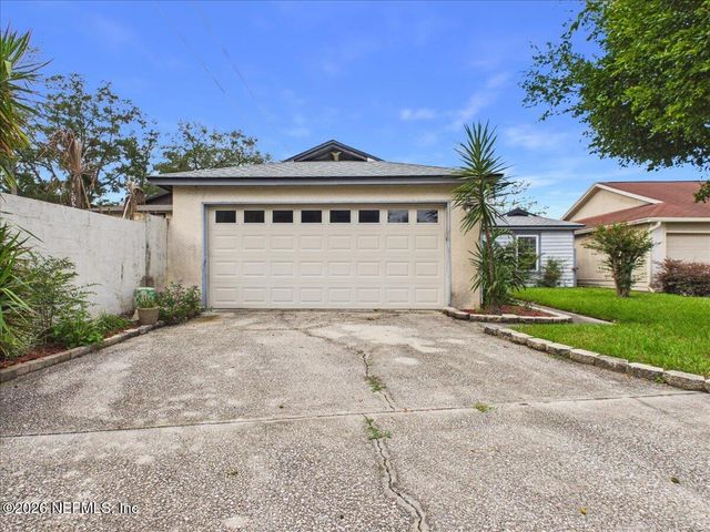 1974 W SWALLOW Run, Orange Park, FL 32073