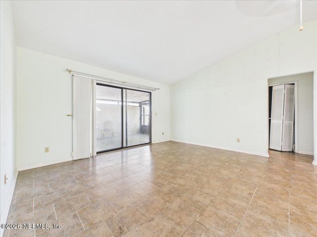 1974 W SWALLOW Run, Orange Park, FL 32073