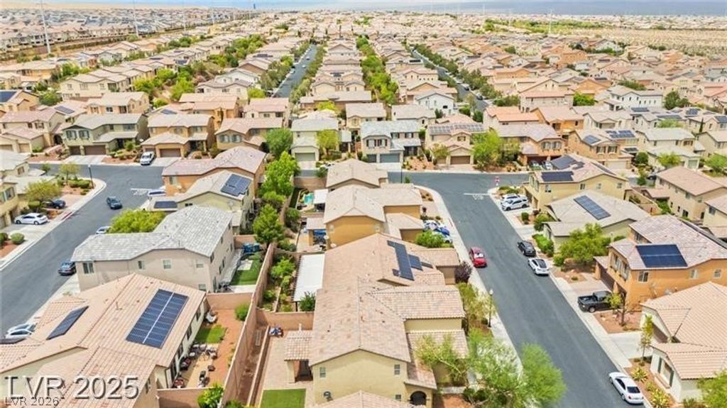 Image 70 of property listing at 6425 Scotts Crossing Street, Las Vegas, NV 89166