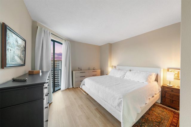 3350 Mccue Road 1401, Houston, TX 77056