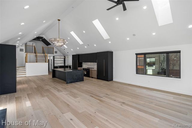 10890 Hillway Drive, White Lake, MI 48386