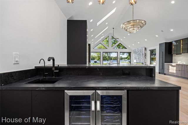 10890 Hillway Drive, White Lake, MI 48386