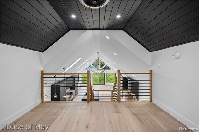 10890 Hillway Drive, White Lake, MI 48386