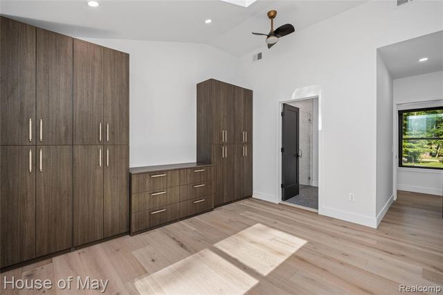 10890 Hillway Drive, White Lake, MI 48386
