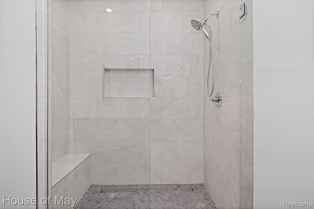 10890 Hillway Drive, White Lake, MI 48386