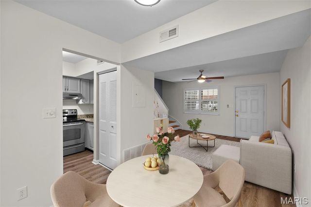 1436 Bluebird Terrace, Brentwood, MO 63144