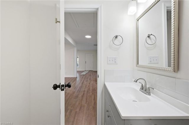 910 Dixie Street, Lexington, NC 27292