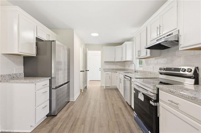 910 Dixie Street, Lexington, NC 27292