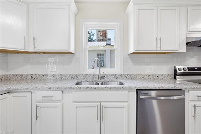 910 Dixie Street, Lexington, NC 27292