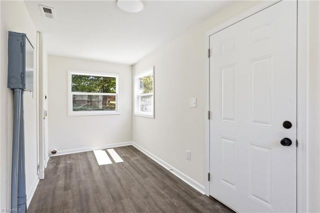910 Dixie Street, Lexington, NC 27292