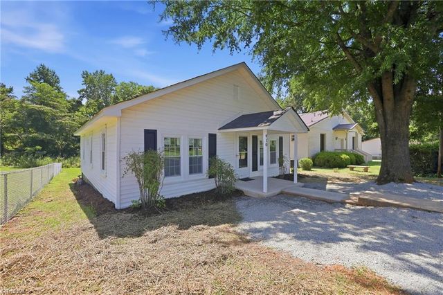 910 Dixie Street, Lexington, NC 27292