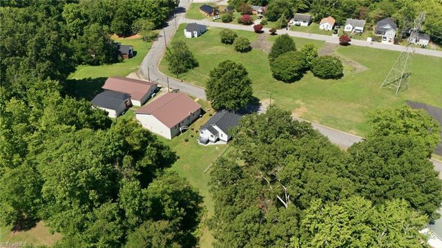 910 Dixie Street, Lexington, NC 27292