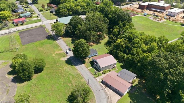 910 Dixie Street, Lexington, NC 27292