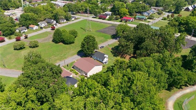 910 Dixie Street, Lexington, NC 27292