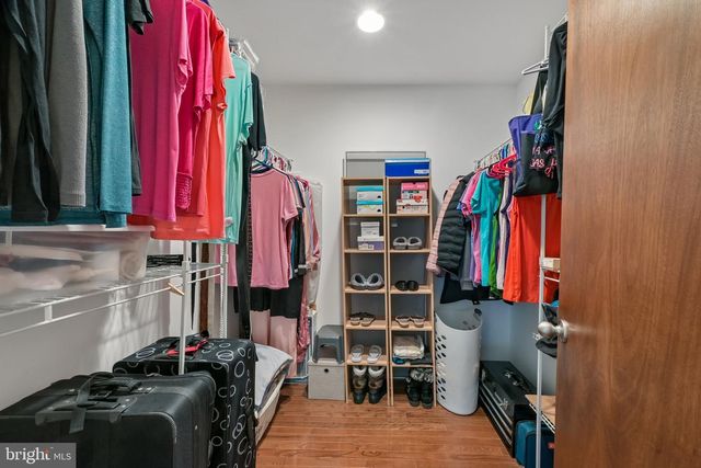 17 LAMBETH RD, Burlington, NJ 08016