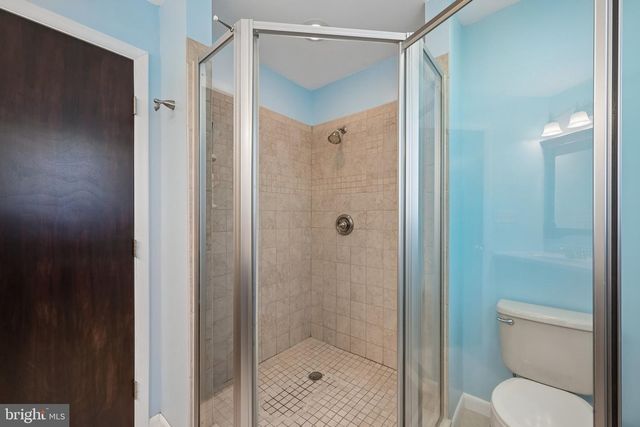 17 LAMBETH RD, Burlington, NJ 08016