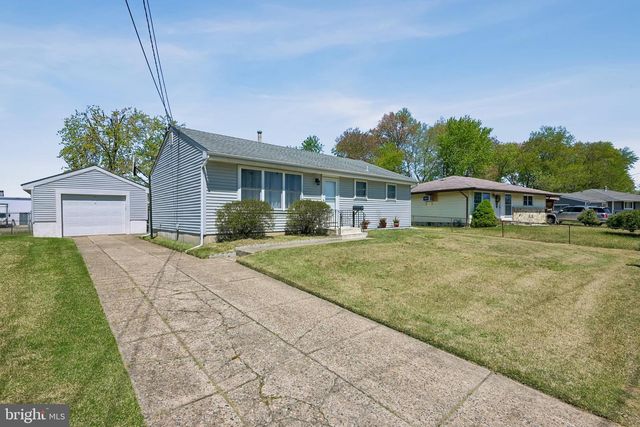 17 LAMBETH RD, Burlington, NJ 08016