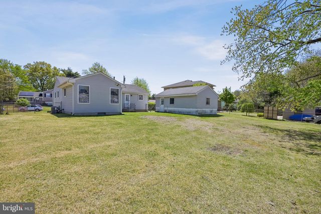 17 LAMBETH RD, Burlington, NJ 08016