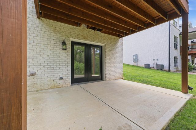 232 Sugartree Lane, Versailles, KY 40383
