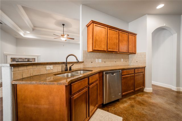 3266 W Ika Lane, Fayetteville, AR 72704