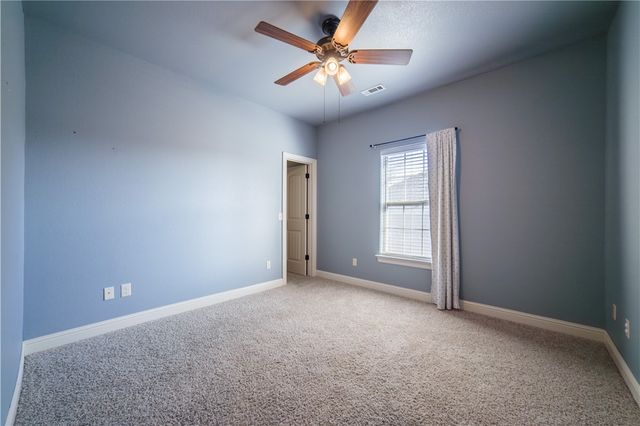 3266 W Ika Lane, Fayetteville, AR 72704