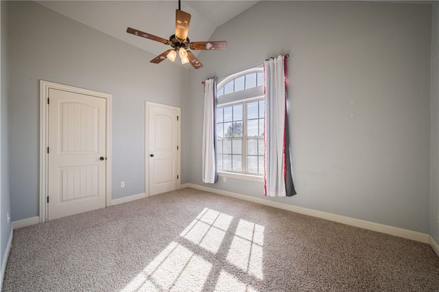 3266 W Ika Lane, Fayetteville, AR 72704