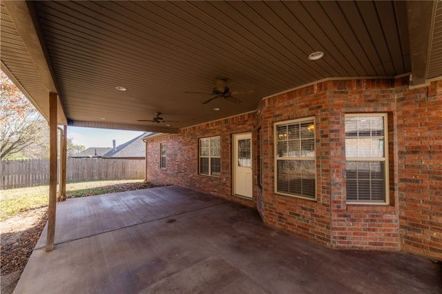 3266 W Ika Lane, Fayetteville, AR 72704