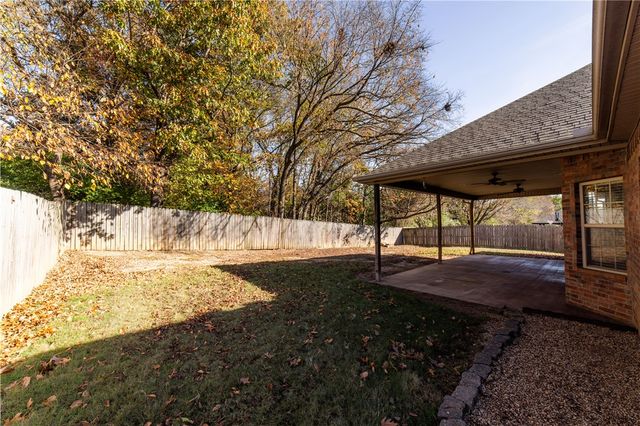 3266 W Ika Lane, Fayetteville, AR 72704