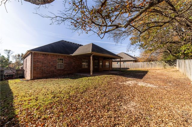 3266 W Ika Lane, Fayetteville, AR 72704