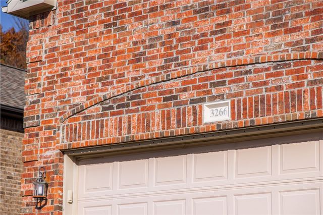 3266 W Ika Lane, Fayetteville, AR 72704