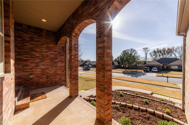 3266 W Ika Lane, Fayetteville, AR 72704