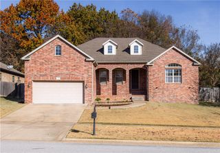 3266 W Ika Lane, Fayetteville, AR 72704