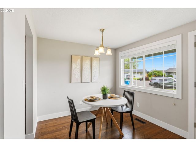 1273 QUINN Rd, Woodburn, OR 97071