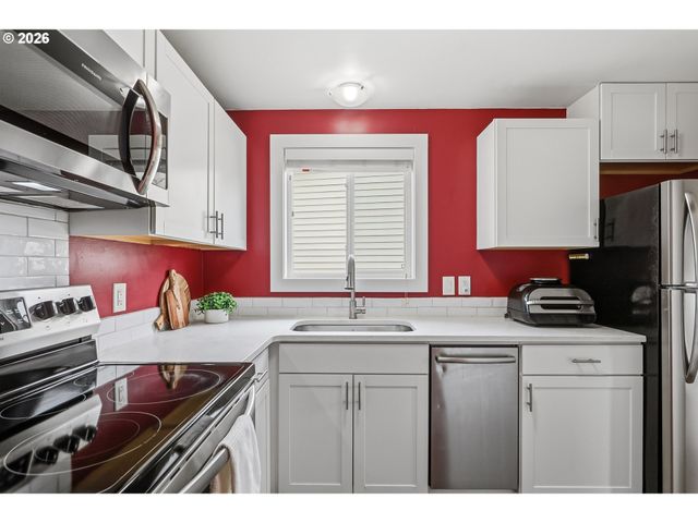 1273 QUINN Rd, Woodburn, OR 97071