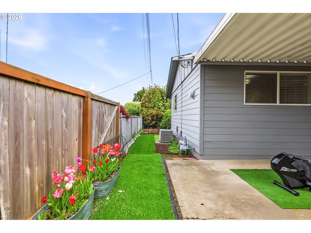 1273 QUINN Rd, Woodburn, OR 97071