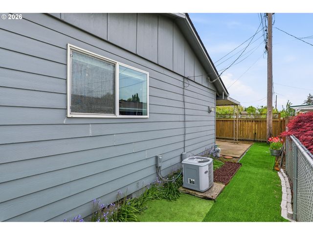 1273 QUINN Rd, Woodburn, OR 97071