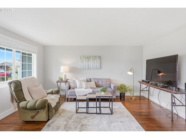 1273 QUINN Rd, Woodburn, OR 97071