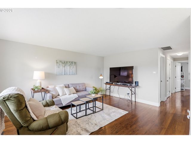 1273 QUINN Rd, Woodburn, OR 97071