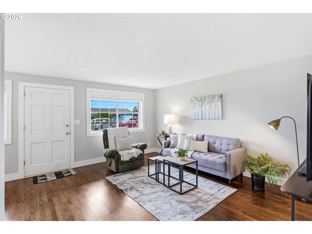 1273 QUINN Rd, Woodburn, OR 97071