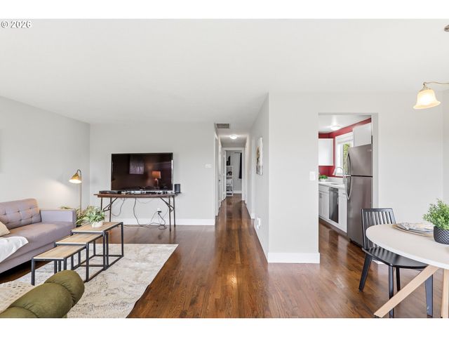 1273 QUINN Rd, Woodburn, OR 97071