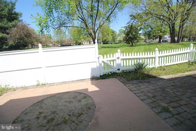 681A ROSE HOLLOW DR, Yardley, PA 19067